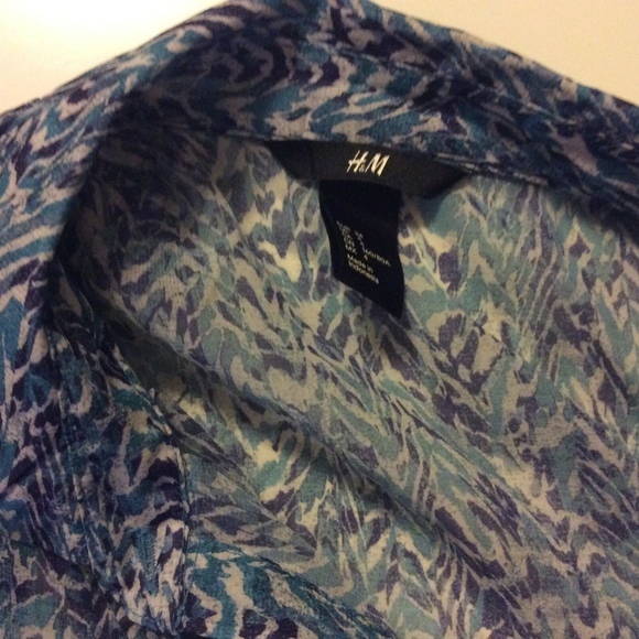 H&M Brand - Blue & Teal Blouse ((Medium)) - Picture 4 of 4